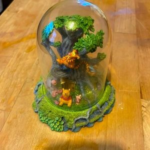 Winnie and friends  cloche